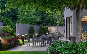Courtyard By Marriott Providence Lincoln