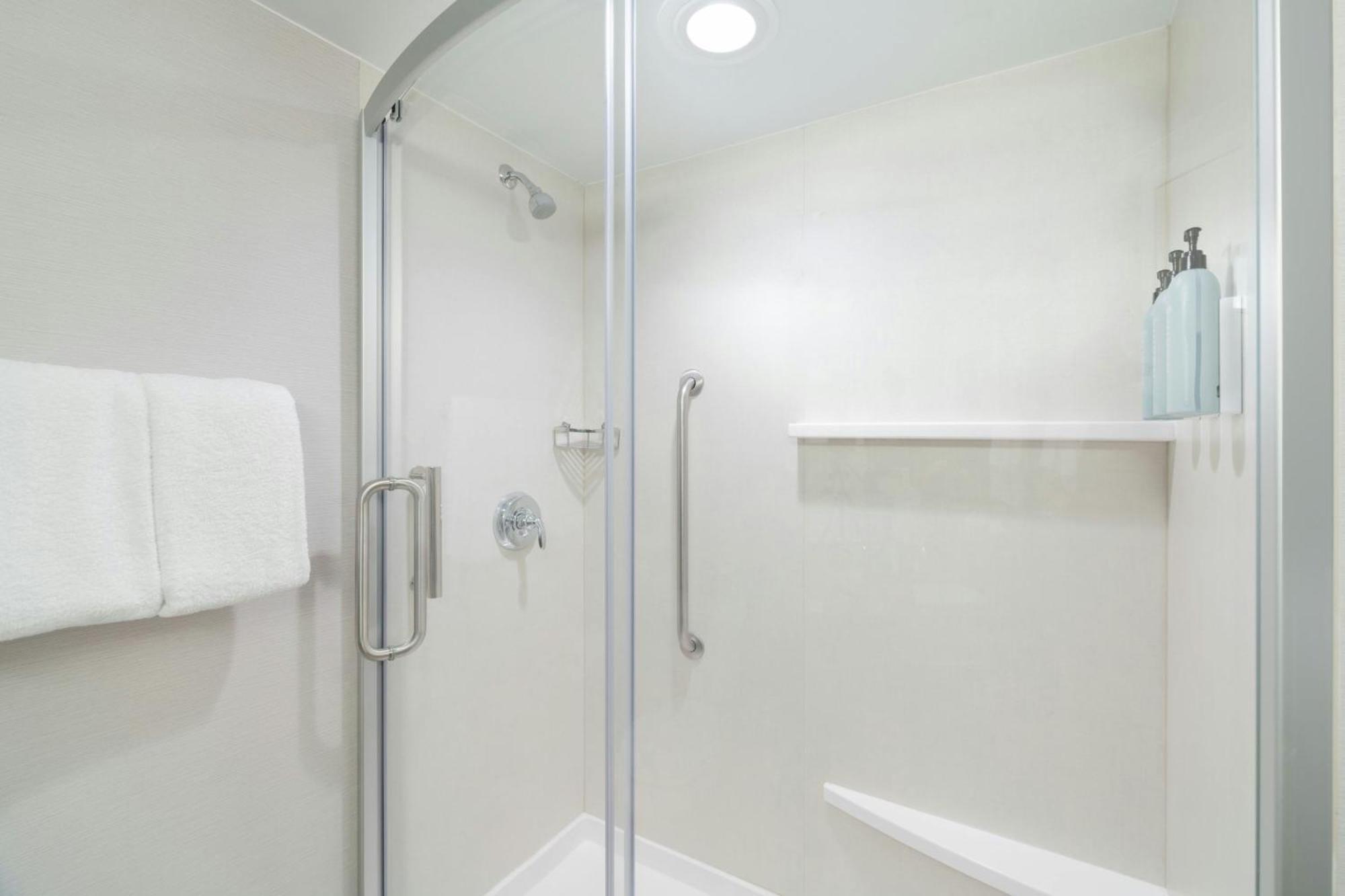 Courtyard By Marriott Providence Lincoln Exterior foto