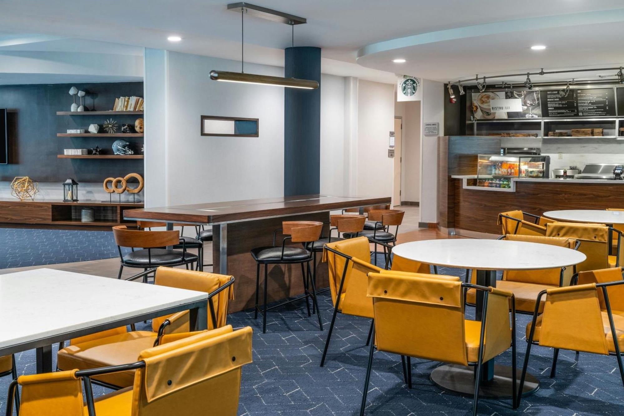 Courtyard By Marriott Providence Lincoln Exterior foto