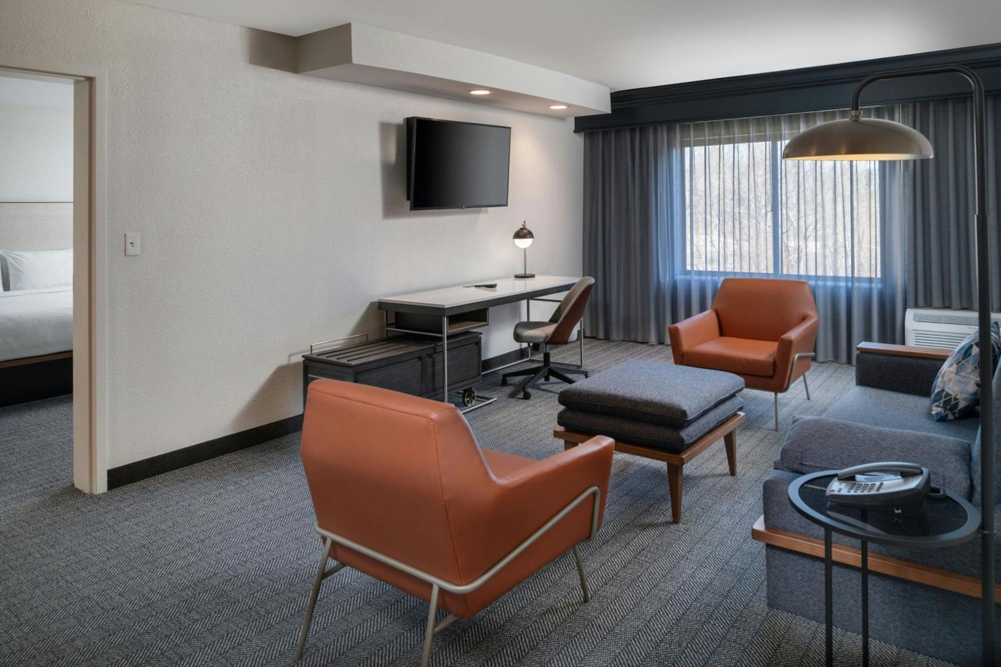 Courtyard By Marriott Providence Lincoln Exterior foto