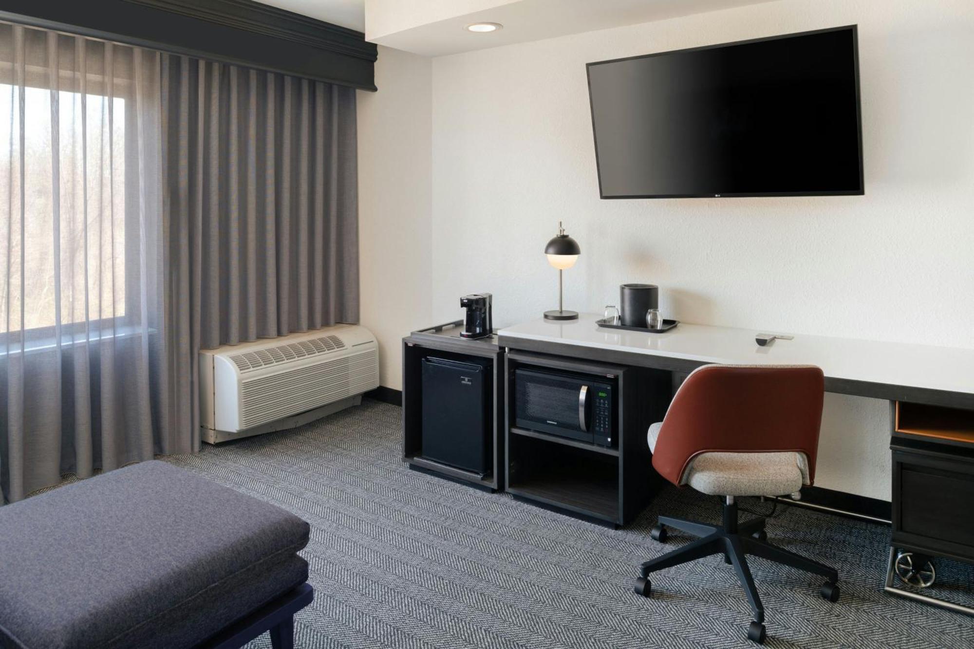 Courtyard By Marriott Providence Lincoln Exterior foto