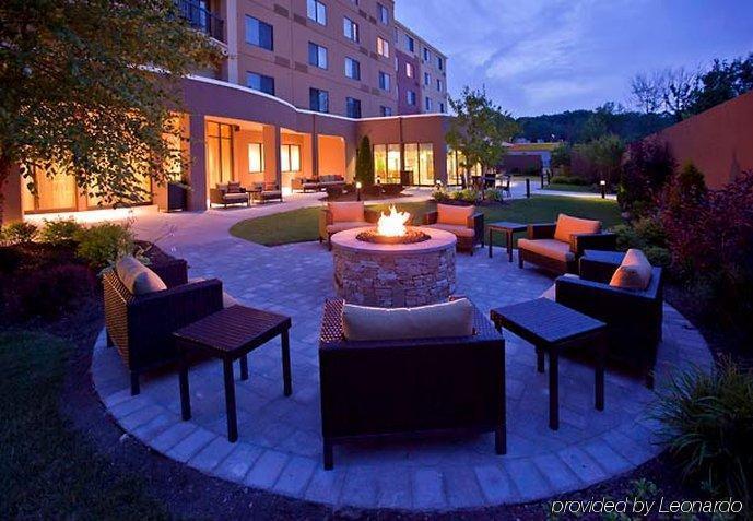 Courtyard By Marriott Providence Lincoln Hotel Exterior foto